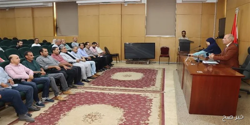 سكرتير عام بني سويف يستعرض طرق تعزيز الاستثمار ومتابعة الشكاوى الحكومية الموحدة