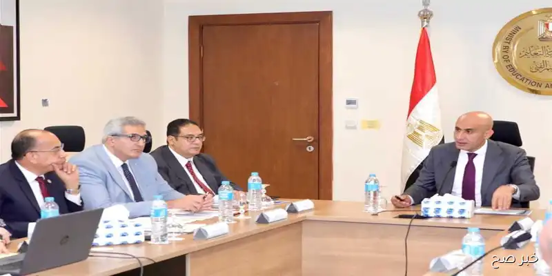 “التعليم” تُعلن موعد بداية العام الدراسي الجديد 2025.. عودة الطلاب إلى المدارس والجامعات