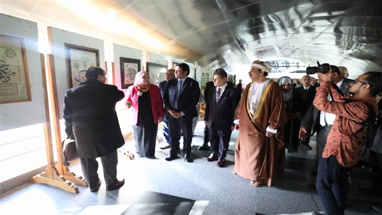 الأزهر يشارك في احتفالية اليوم العالمي للغة العربية بجناح وورش للخط العربي وجولة لطلابه بمتحف الحضارة