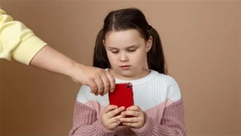 خبير أمن معلومات: تقنين استخدام الأطفال لمواقع التواصل يتطلب 3 محاور