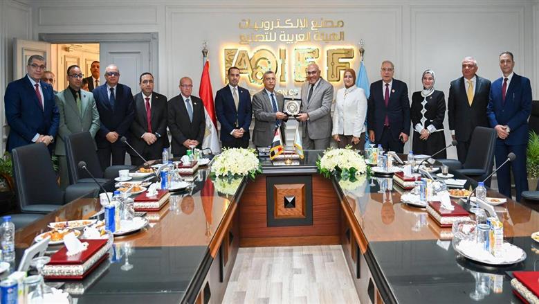 زيارة لجنة الصناعة والطاقة بمجلس الشيوخ لمصنع الإلكترونيات