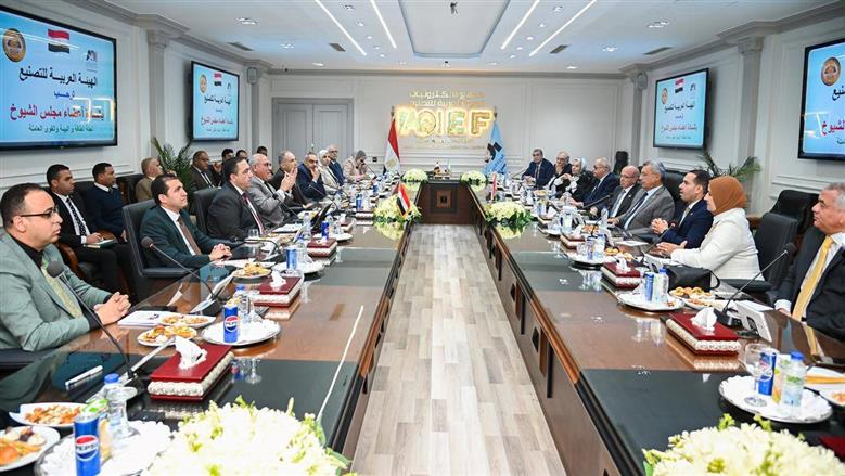 زيارة لجنة الصناعة والطاقة بمجلس الشيوخ لمصنع الإلكترونيات