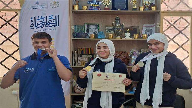 طلاب مدرسة الفخار يفوزون بالمراكز الأولى في بطولات الجمهورية للمصارعة