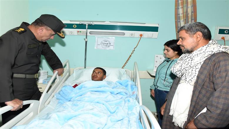 وزير الدفاع يزور عدد من المصابين بمجمع الجلاء الطبي للقوات المسلحة (صور وفيديو)